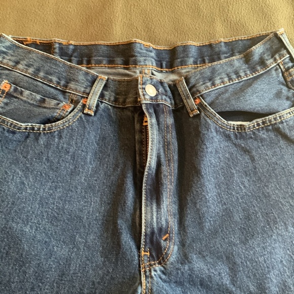 Men’s Levi’s red tab 550 blue jeans. Size 38x32. - Picture 4 of 7